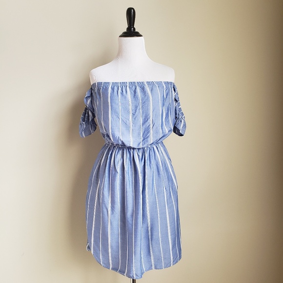 American Eagle Outfitters Dresses & Skirts - American Eagle striped chambray off shoulder dress